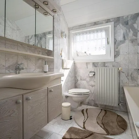 Ferienhaus-kirschbluete بيت للعطل *